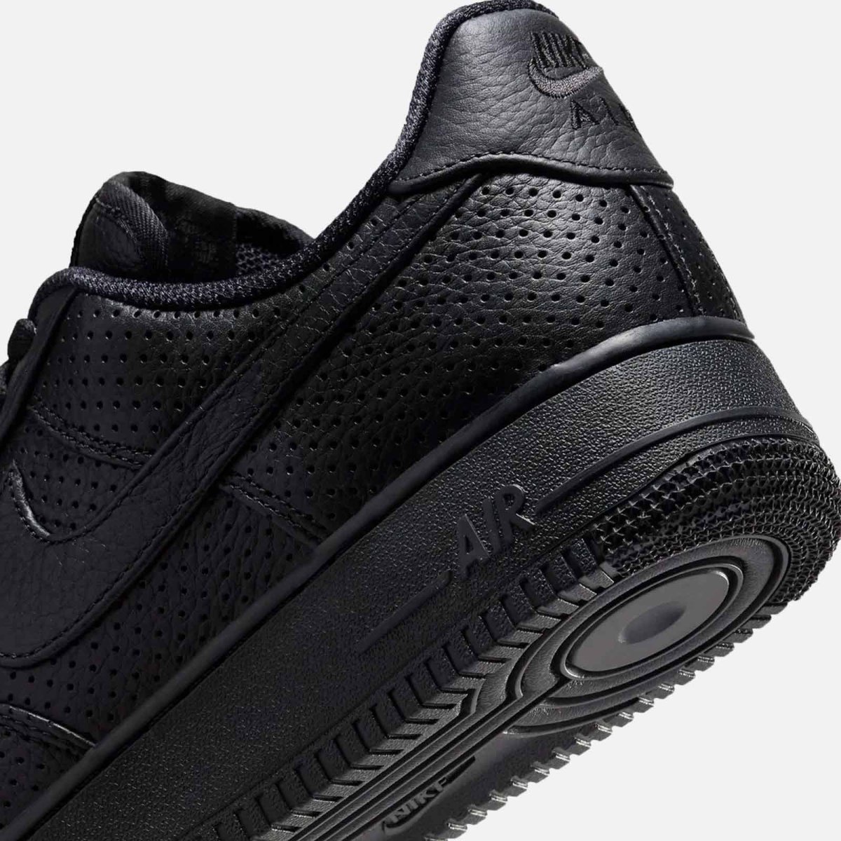 Nike Air Force 1 SP Preto Perfurado HF8189-001 - Image 9